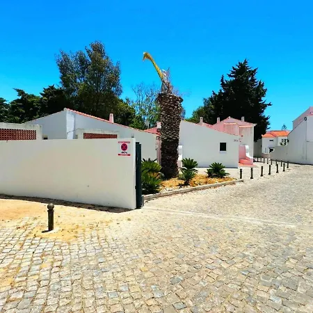 Well Located Flat At Oura * Αλμπουφέιρα